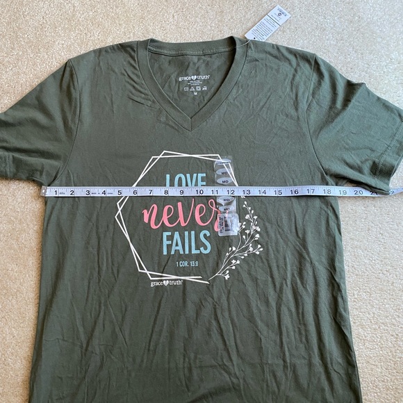 Christian tee shirt New size medium love never fails 1 Corinthians 13:8 … - Picture 2 of 9